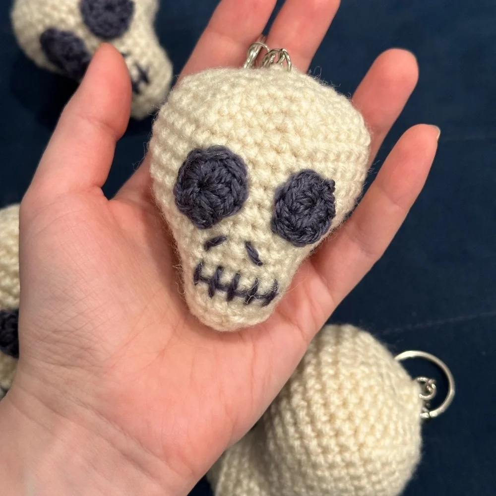Crochet Skull Keychains (price for one) - Picture 5 of 9